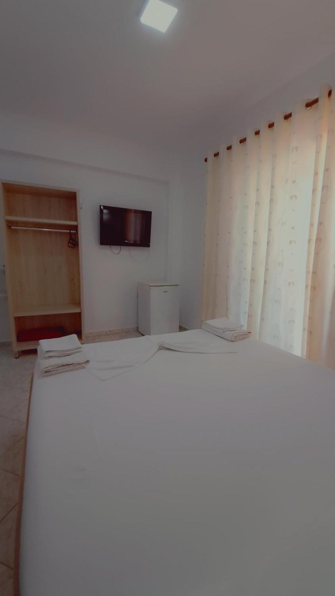 Hotel Vathi Ksamil Bagian luar foto